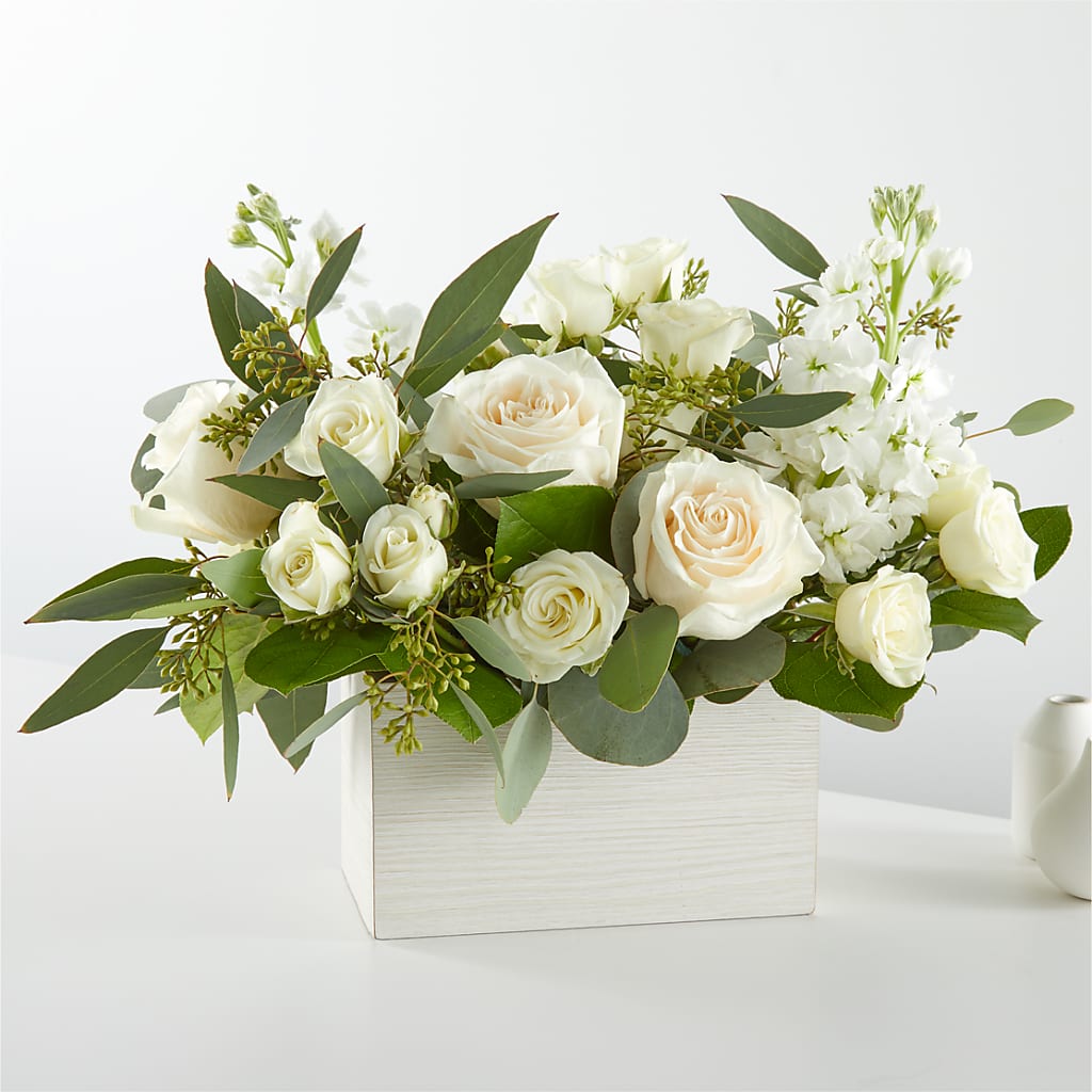 Fresh Linen Box Bouquet – VASEFUL FLOWERS & GIFTS, Princeton NJ