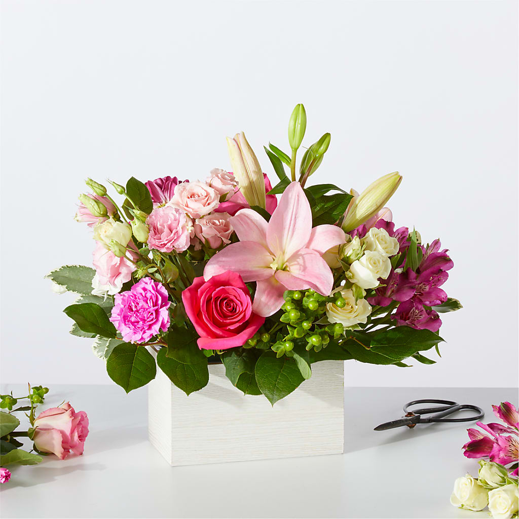 Sweetberry Box – A Florist Original – VASEFUL FLOWERS & GIFTS, Princeton NJ
