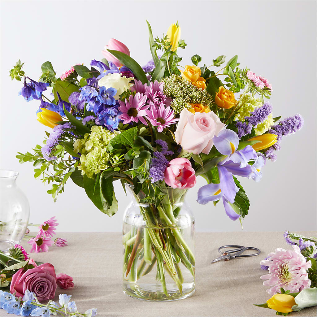 Pastel Tradition - A Florist Original – VASEFUL FLOWERS & GIFTS, Princeton NJ