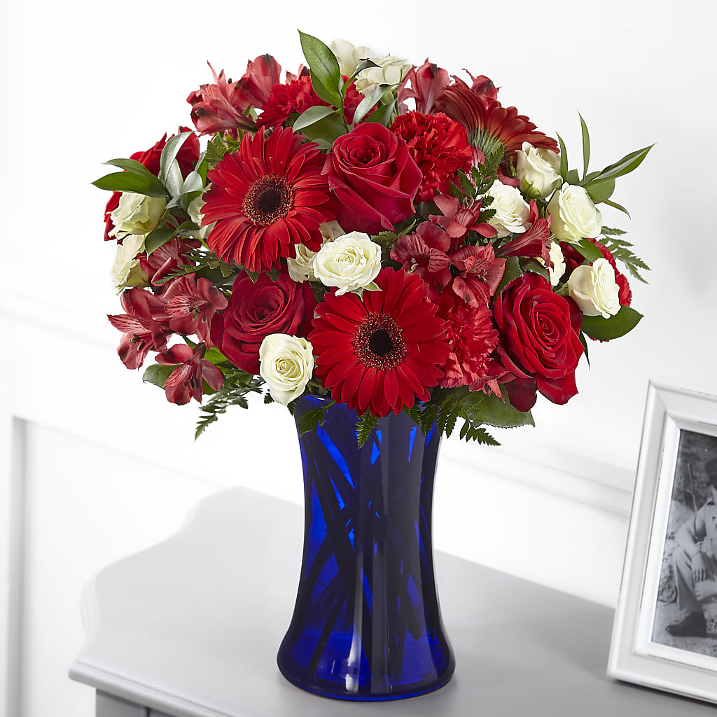 Hearts Embrace Bouquet – VASEFUL FLOWERS & GIFTS, Princeton NJ