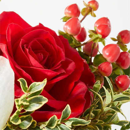 Snowy Wonderland Bouquet – VASEFUL FLOWERS & GIFTS, Princeton NJ