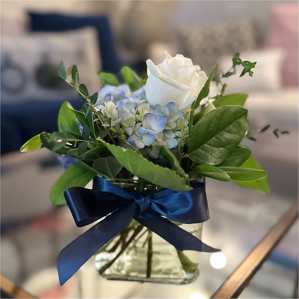 Sky Blue Delight Bouquet – VASEFUL FLOWERS & GIFTS, Princeton NJ